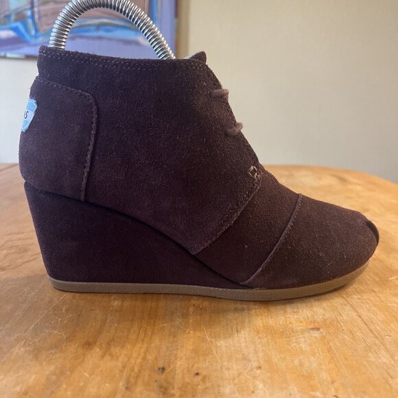 Toms Burgandy Brown Suede wedge booties Women Size 7 - Picture 1 of 13